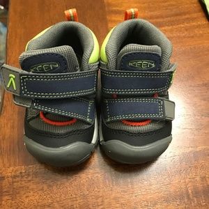 New Size 4 Keens